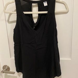 Women’s black v neck tank top